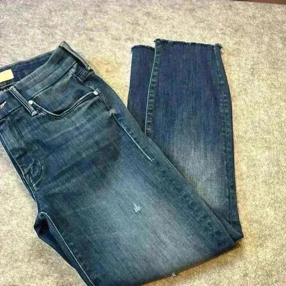 MOTHER Denim - MOTHER Looker Ankle Chew in Breaking the Law, Size 24.